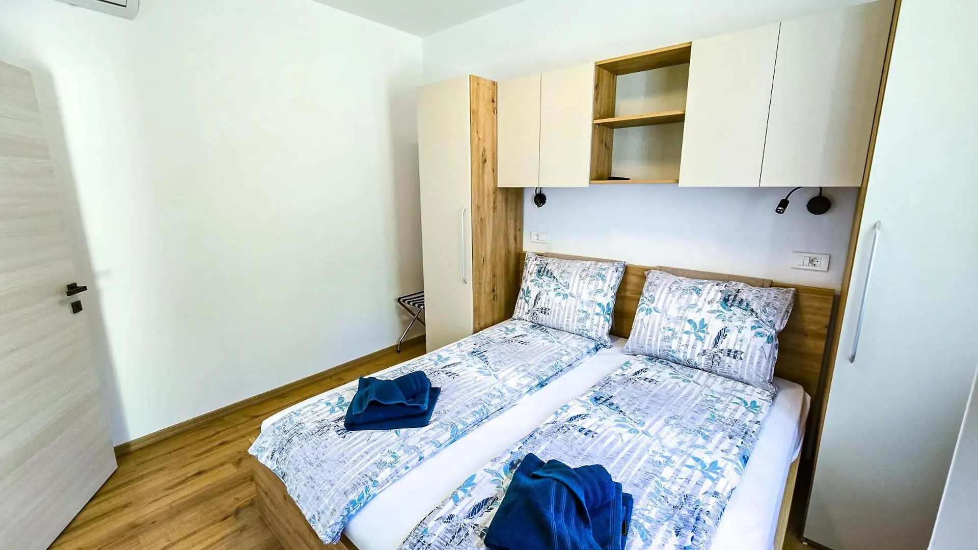 Villa Dino With Private Parking & Pool Póla Horvátország