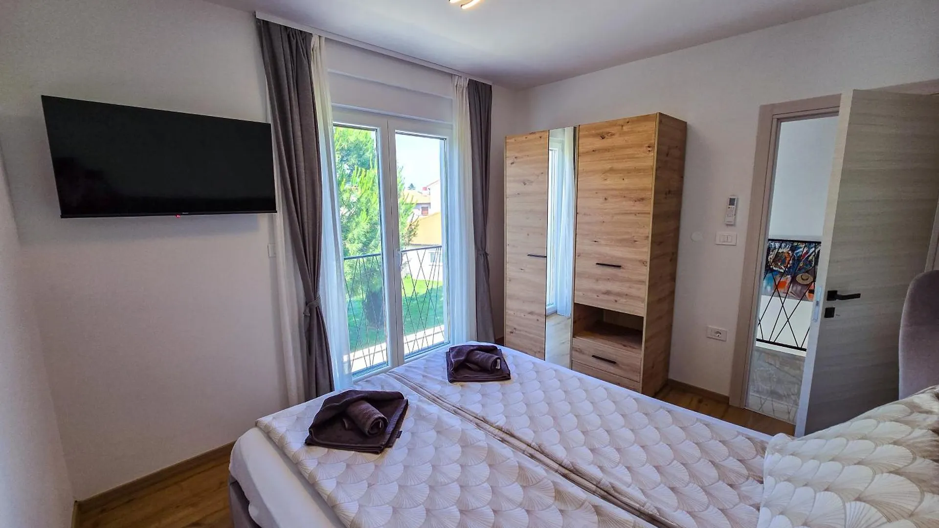 Villa Dino With Private Parking & Pool Póla Horvátország